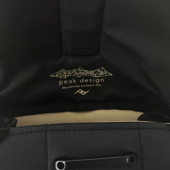 Peak Design EVERYDAY BACKPACK - Picture 4 of 12
